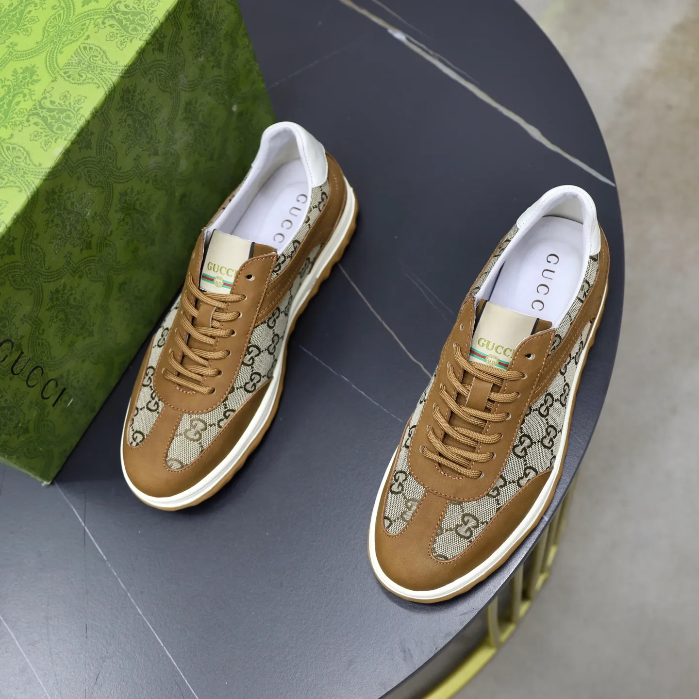 Men's shoes: 440💰🙅‍♂️🙅‍♂️🙅‍♂️ Brand: GUCCI Standard code: 38–44 (45 can be customized) Grade: Same as the official website Material: Original cowhide fabric Comfortable pigskin lining Lightweight wear-resistant outsole Style category: Men's fashionable casual shoes and boots Running sneakers Distinguished luxury brand elements Top luxury Color: actual picture color
